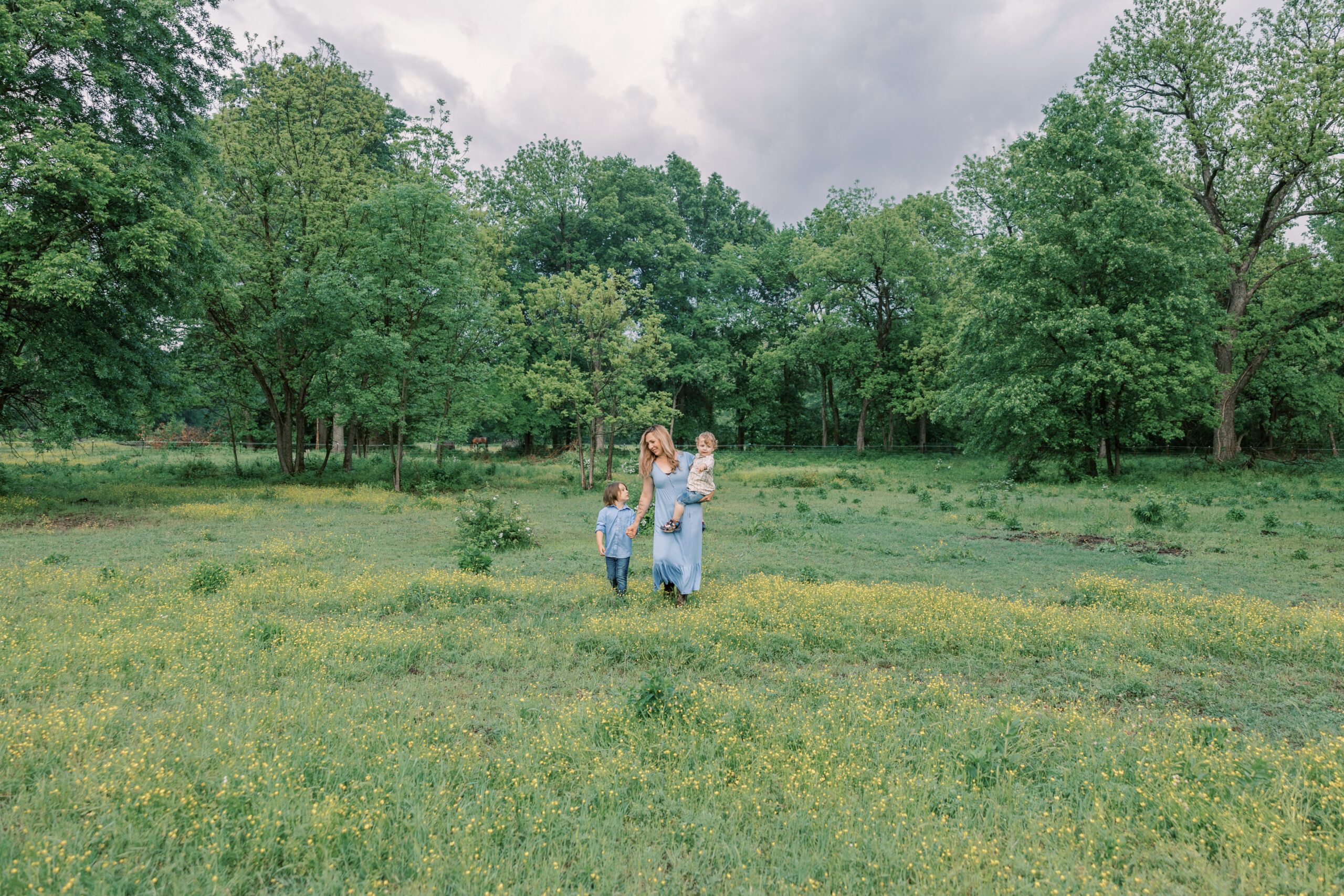 Mother's day shoot in a field